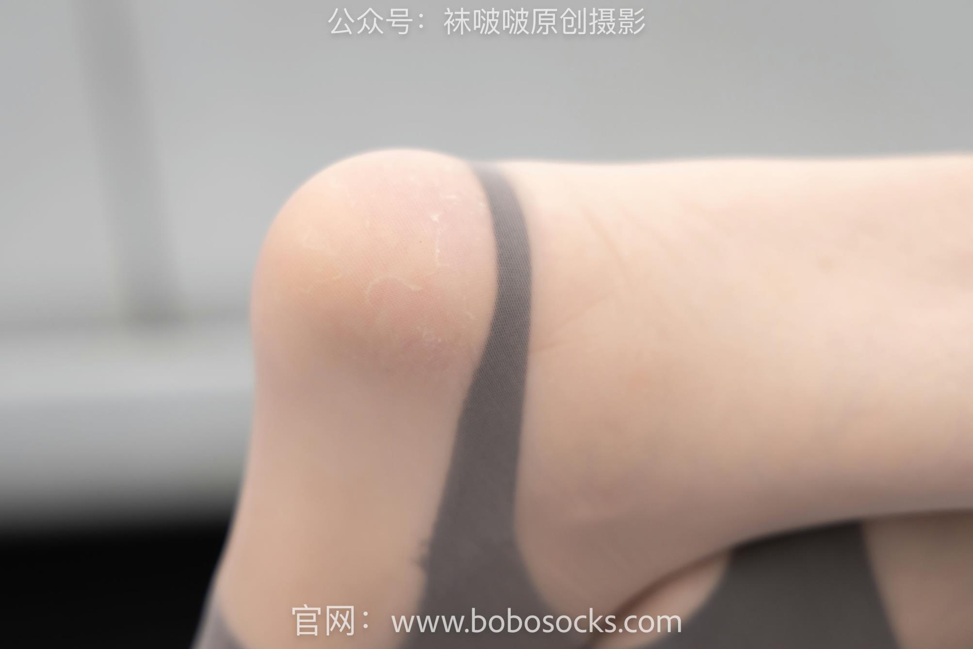 足控在线视频-BoBoSocks袜啵啵-NO.146小甜豆-高跟长靴、黑色踩脚裤（在肉丝里打底）、肉丝（脚尖加固款）