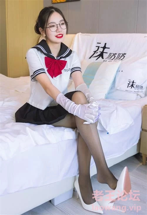 袜啵啵-小甜豆-超短裙黑丝 丝袜叠穿、jk制服 [145p+1v-1.4g]