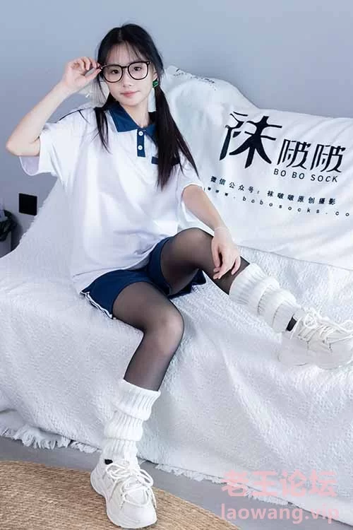 袜啵啵-甜甜圈-校服薄黑丝袜套美腿[154P+1V／1.65G 百度网盘] [154p1v-1.65GB]