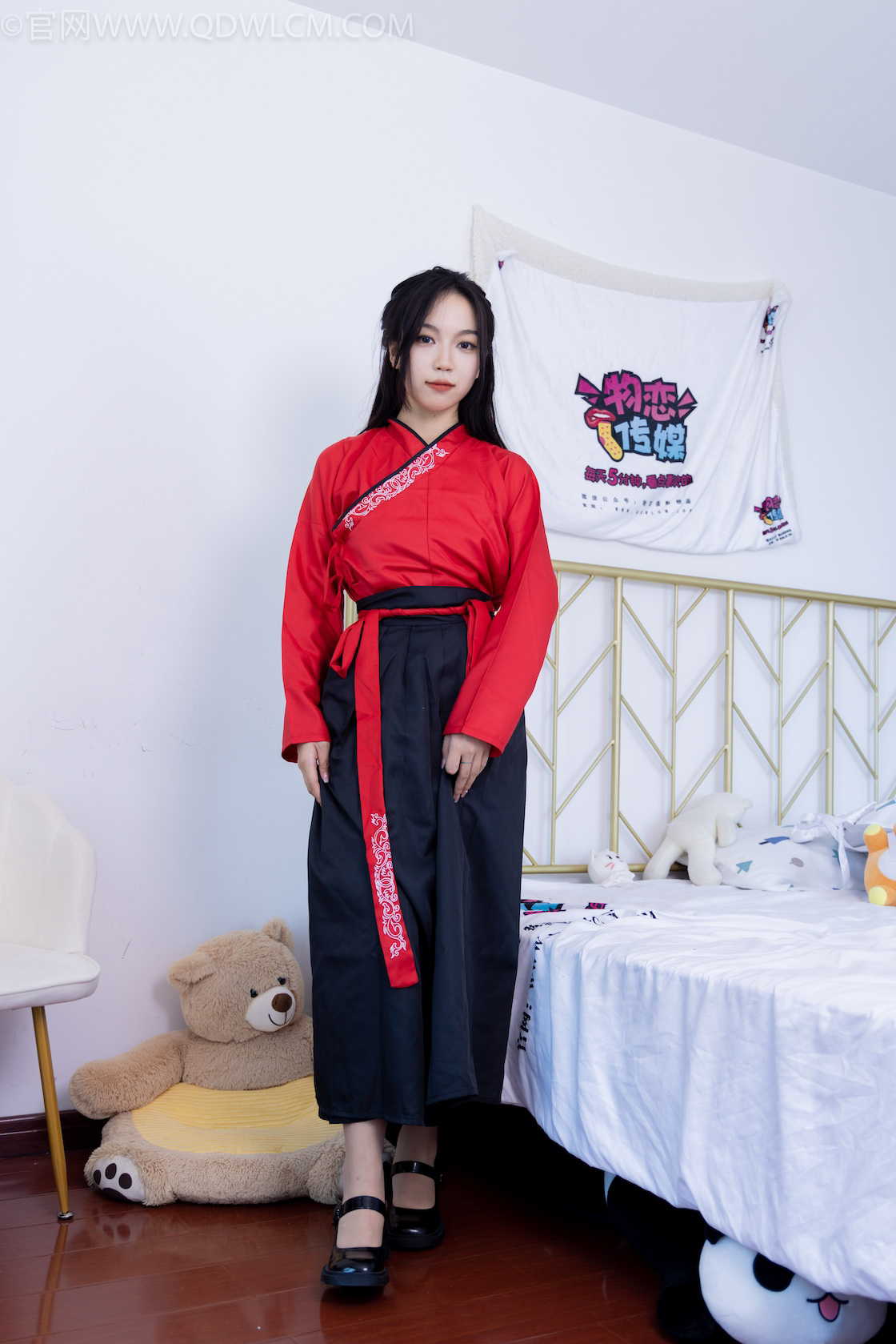 物恋传媒 - NO.2330期 《纱纱》 汉服，皮鞋，白棉袜，薄肉丝[脚尖加固款]