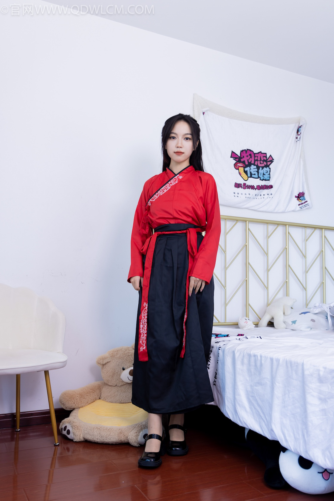 物恋传媒 - NO.2330期 《纱纱》 汉服，皮鞋，白棉袜，薄肉丝[脚尖加固款]