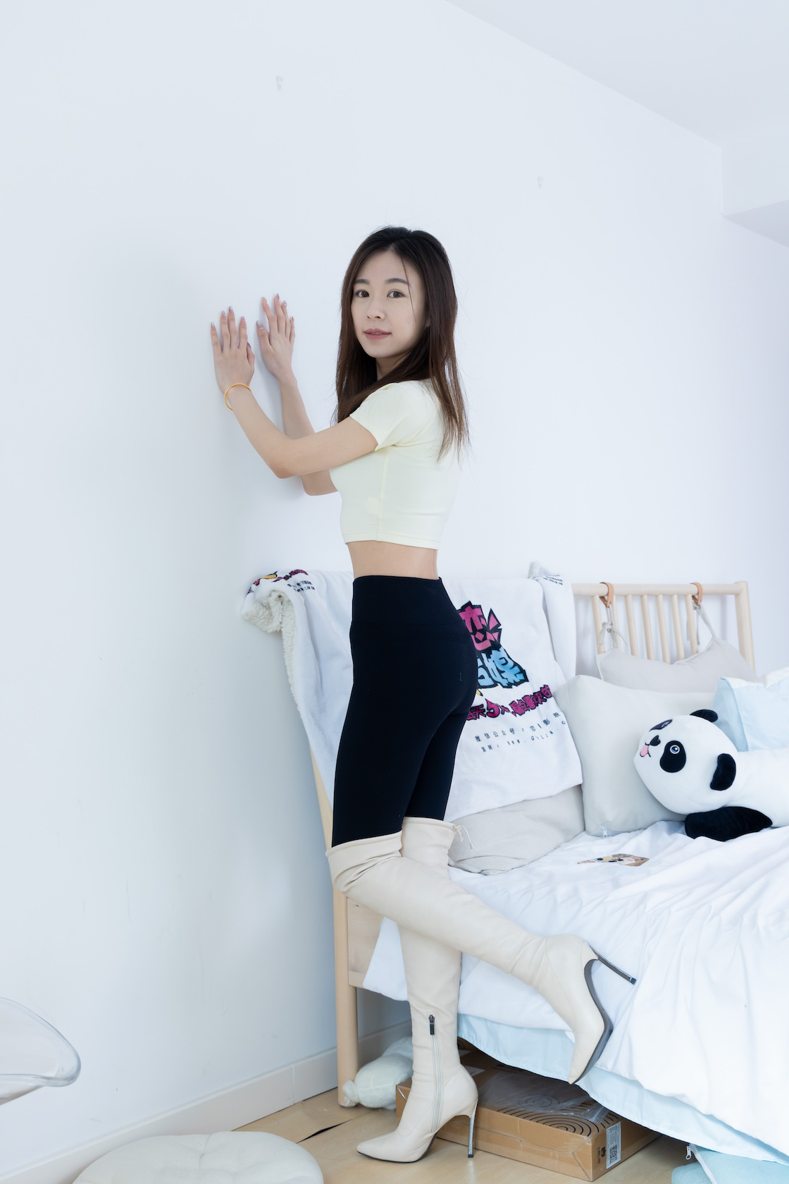 物恋传媒 - NO.2339期 《婷婷》 长靴，白棉袜，裸足，物恋传媒，物恋摄影映画