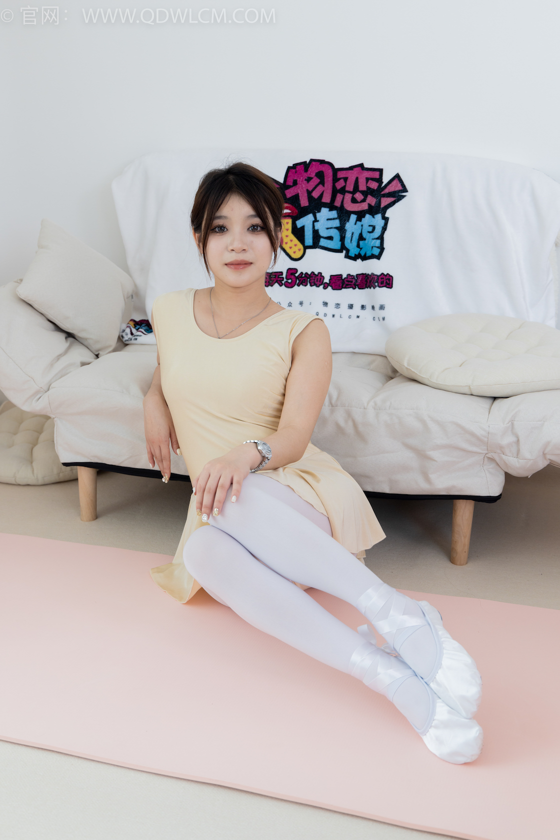 物恋传媒 - NO.2358期 《闪闪》 舞蹈服，舞蹈鞋，白棉袜，厚白丝，厚灰丝，薄肉丝[脚尖加固款]，物恋传媒摄影