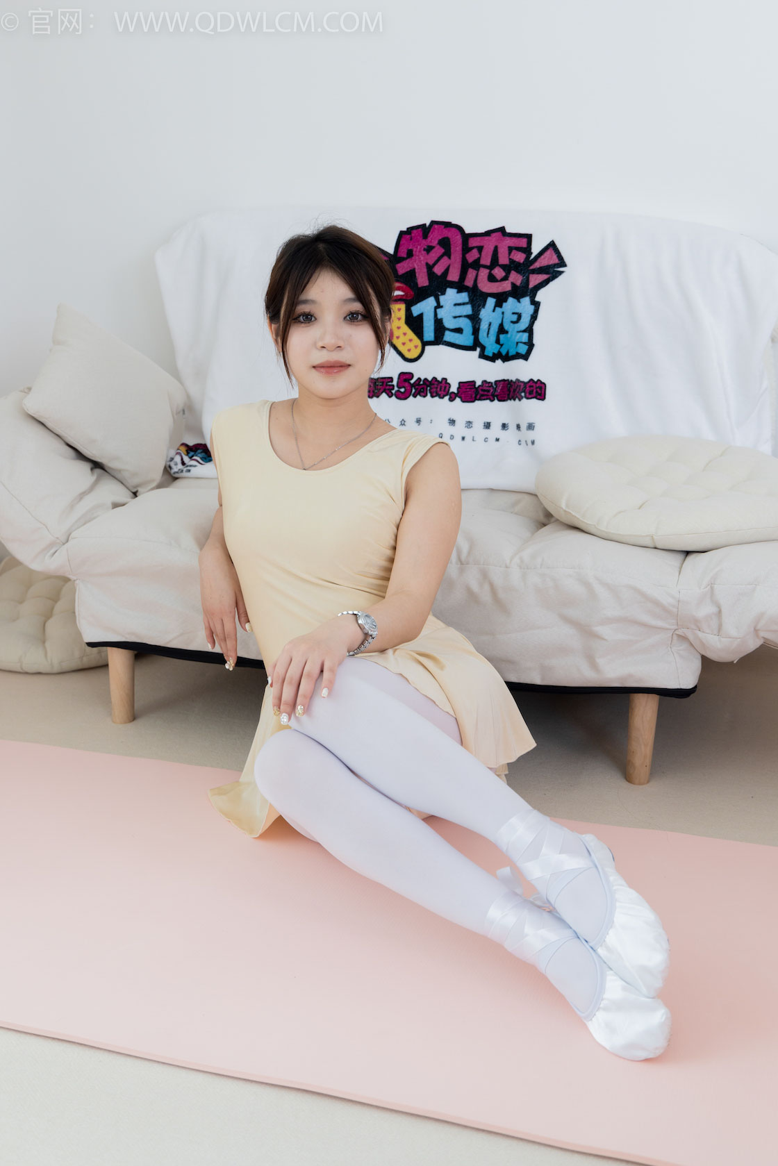 物恋传媒 -  第2357-2376共20期打包[棉袜，船袜，裸足，丝袜，打包]