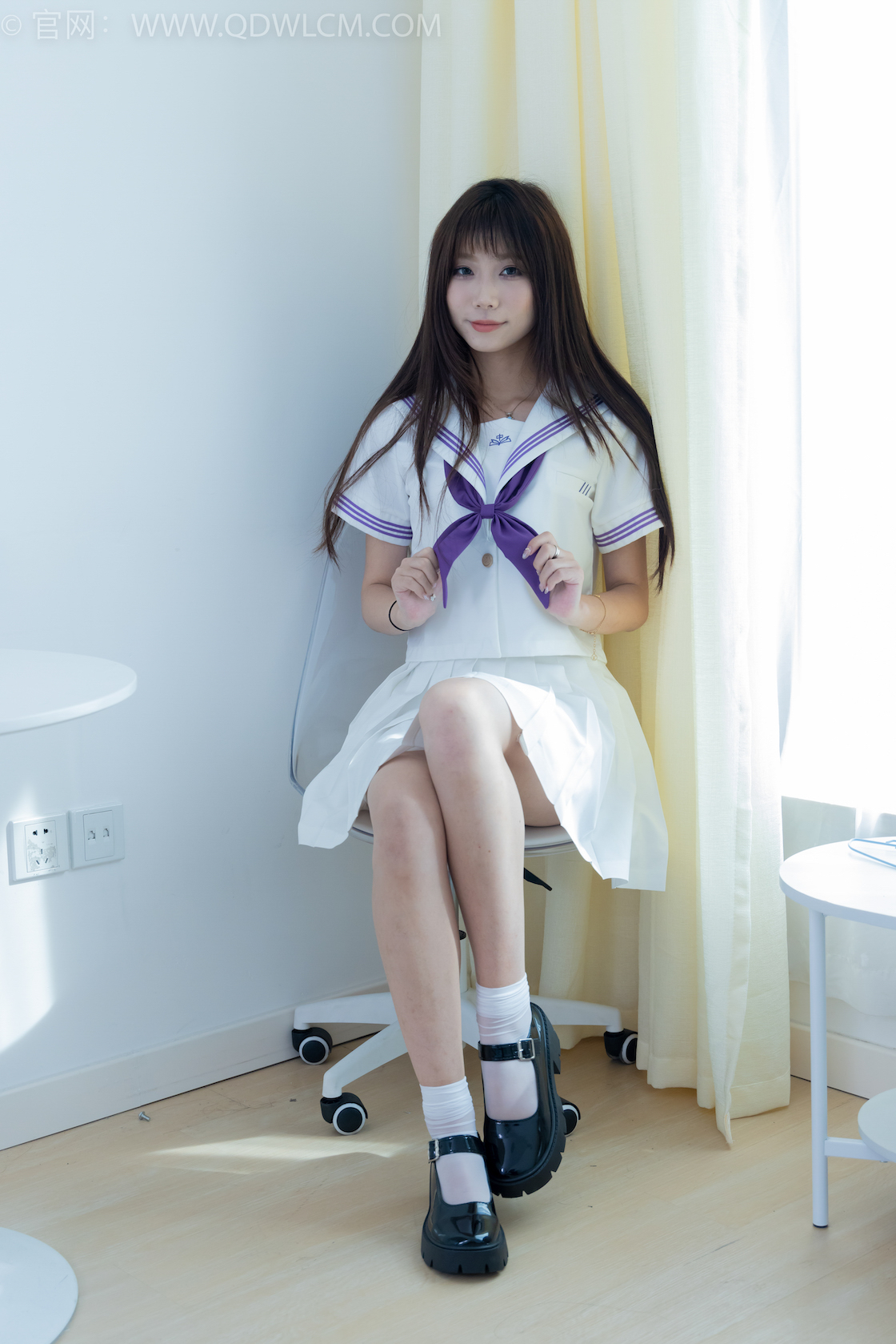物恋传媒 - NO.2427期 《泡泡》 JK制服，皮鞋，短白丝，物恋传媒摄影作品