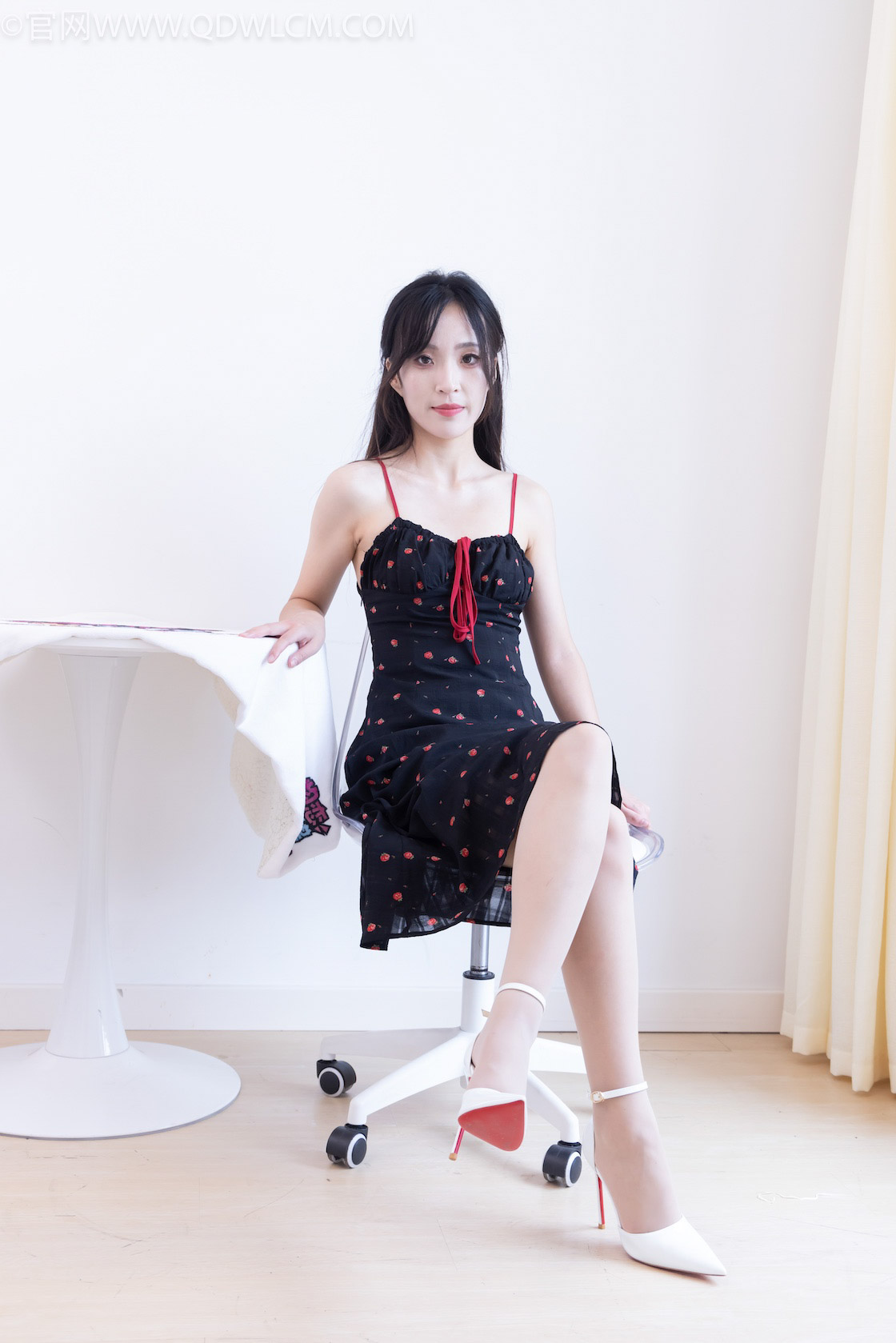 物恋传媒 -  第2477-2496共20期打包[棉袜，船袜，裸足，丝袜，打包]