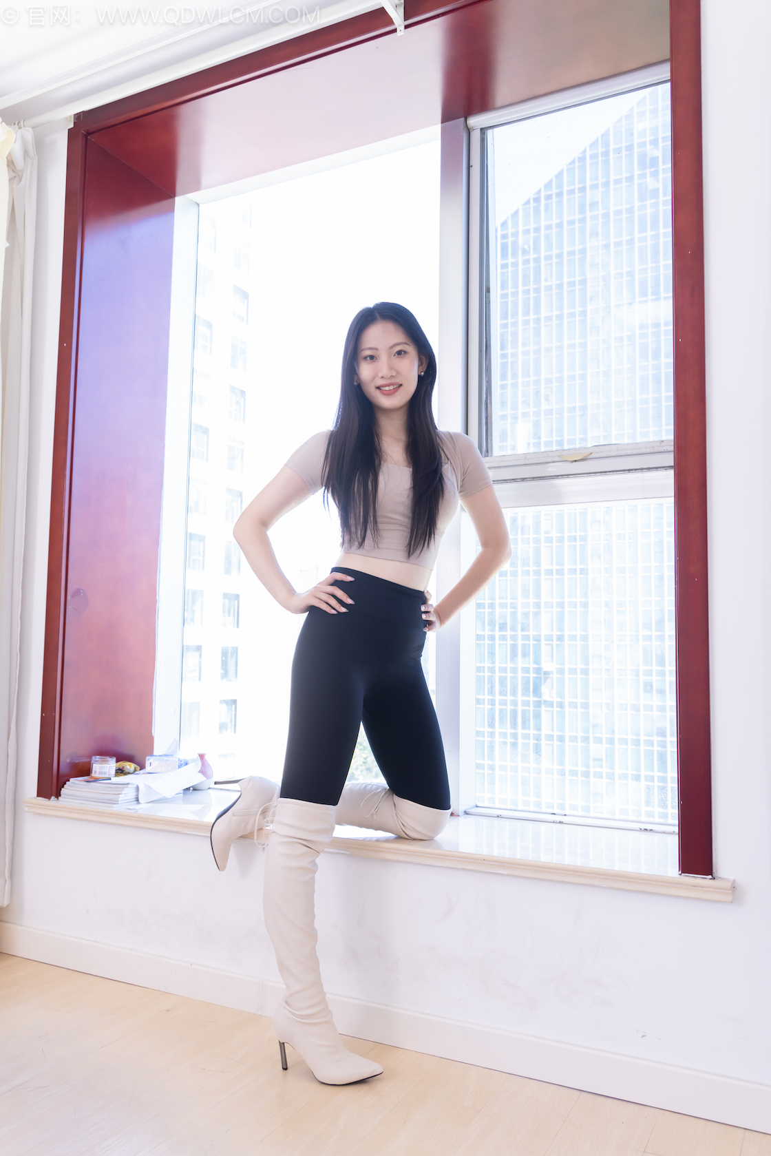 物恋传媒 - NO.2536期 《奶糖》 高跟长靴，白棉袜，裸足，物恋传媒，物恋摄影映画