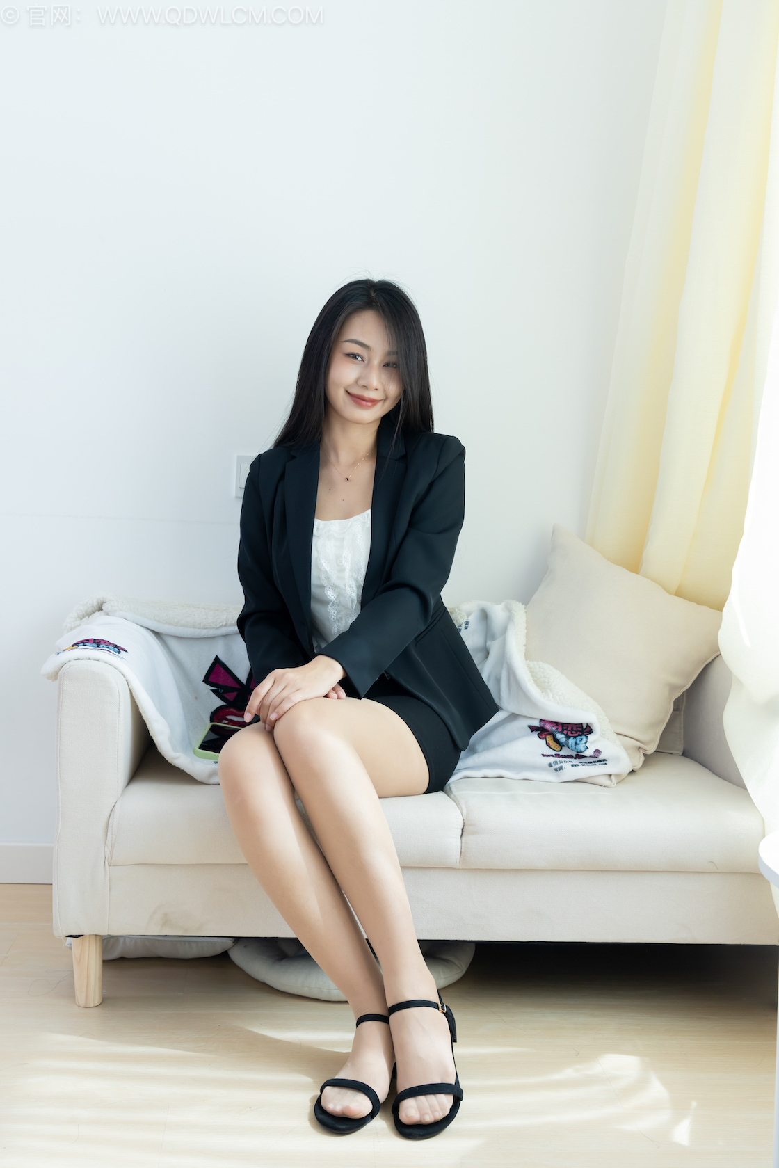 物恋传媒 - NO.2523期 《岚岚》 低跟凉鞋，薄肉丝[脚尖微加固款]，ol制服，物恋传媒，物恋摄影映画