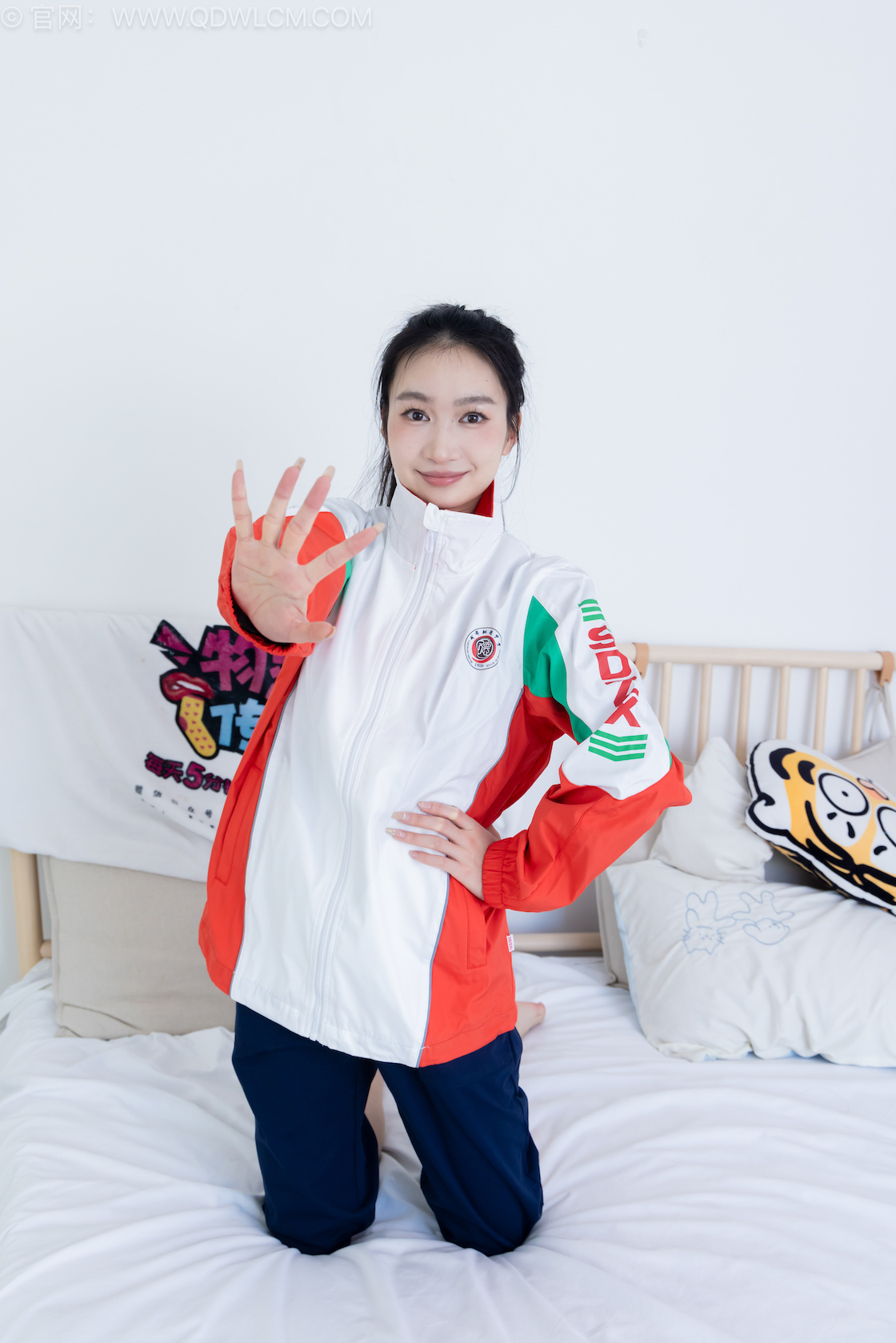 物恋传媒 - NO.2525期 《小影》 高跟凉鞋，薄黑丝[脚尖微加固款]，裸足，物恋传媒物恋摄影映画