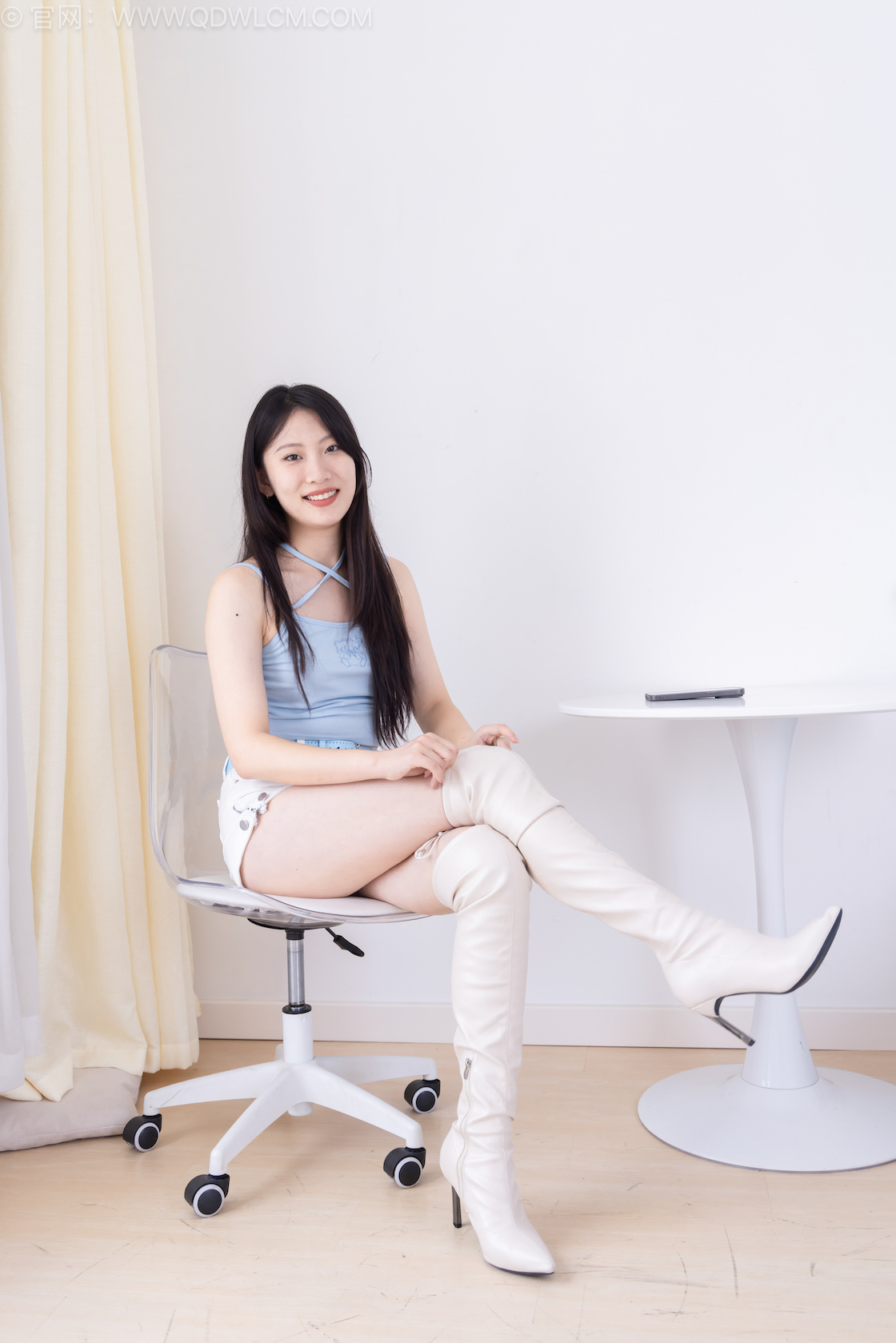 物恋传媒 - NO.2548期 《奶糖》 高跟长靴，白棉袜[中筒]，裸足，物恋传媒，物恋摄影映画