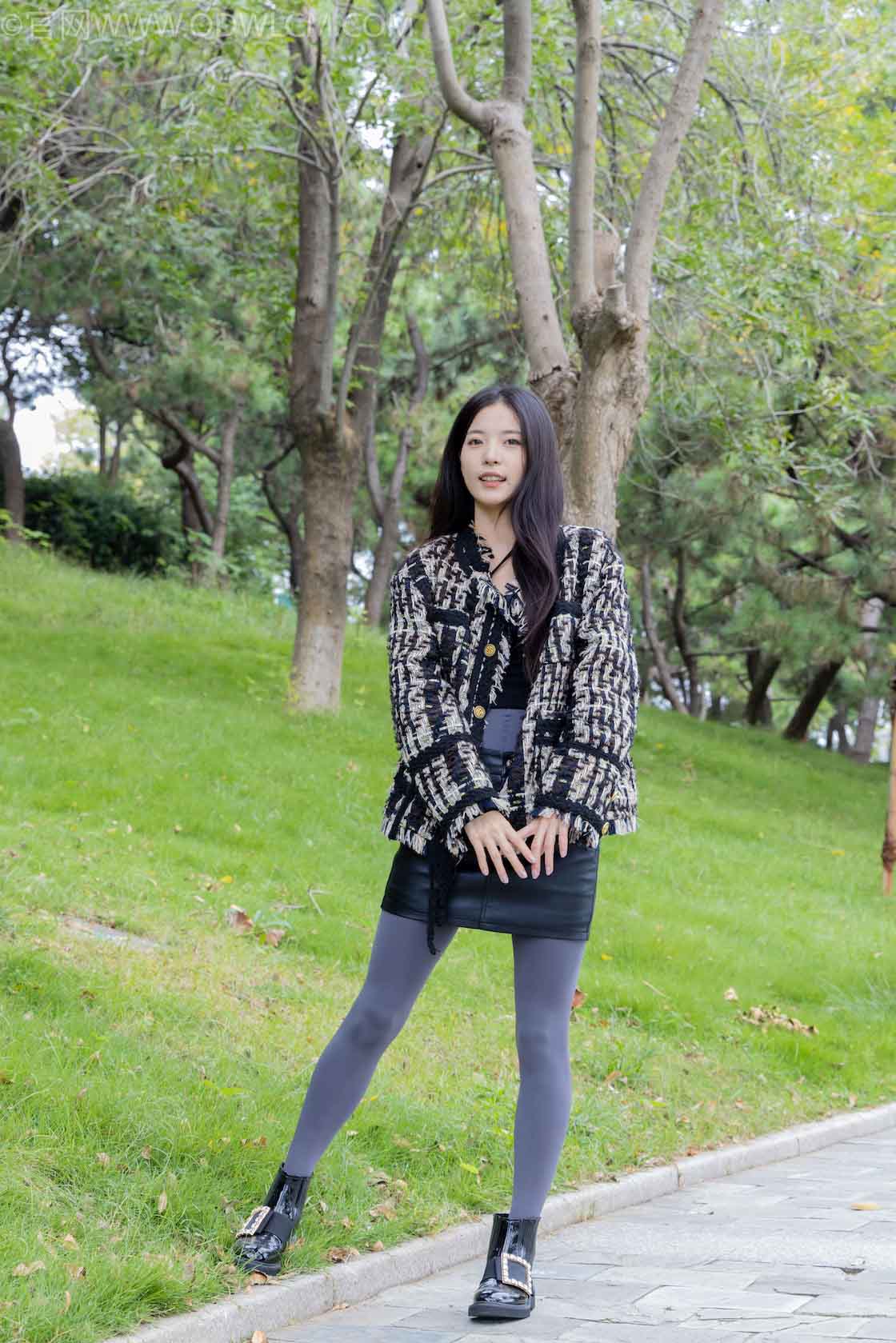 物恋传媒 - NO.2549期 《茯苓》 短靴，厚灰丝，物恋传媒摄影作品