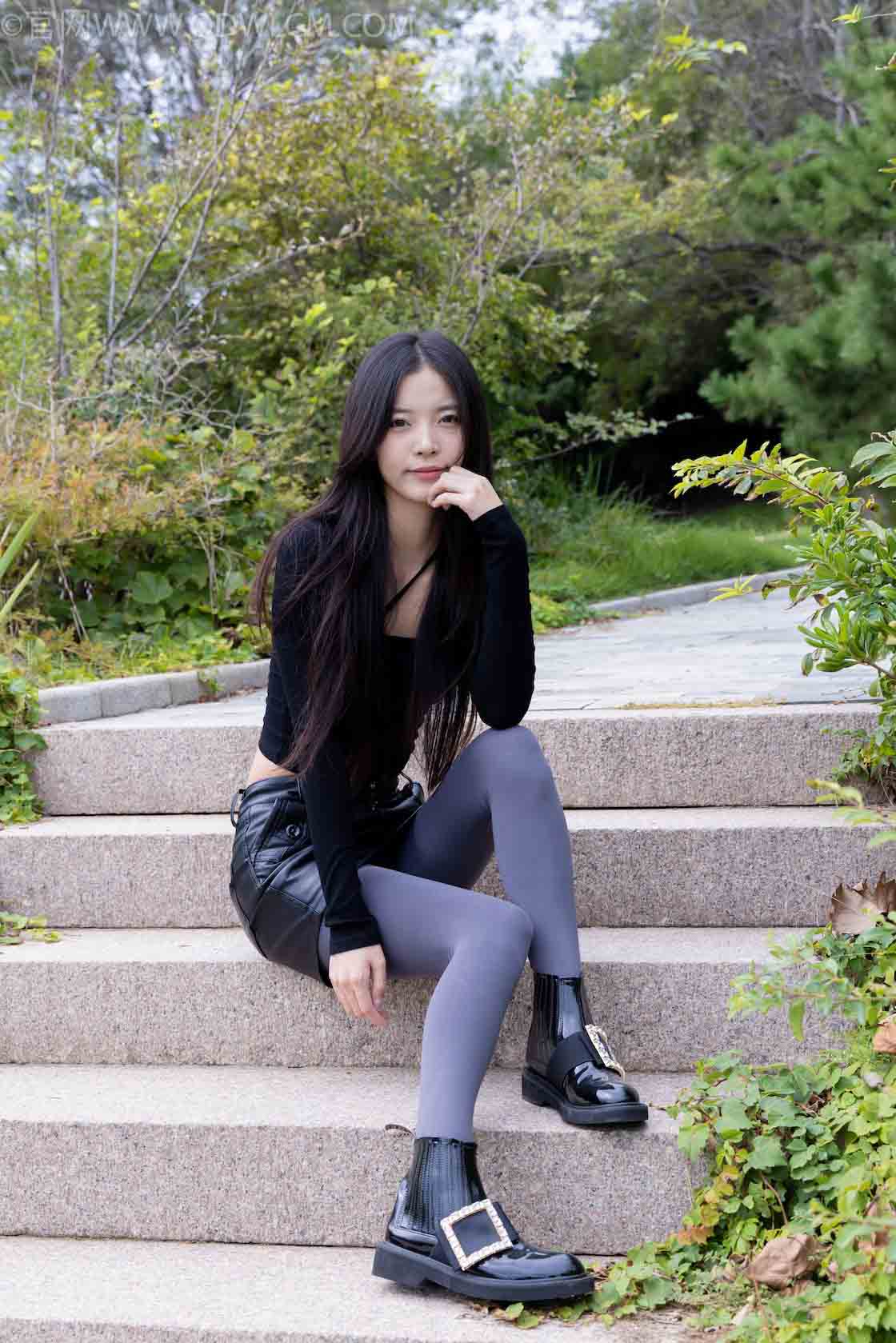 物恋传媒 - NO.2549期 《茯苓》 短靴，厚灰丝，物恋传媒摄影作品