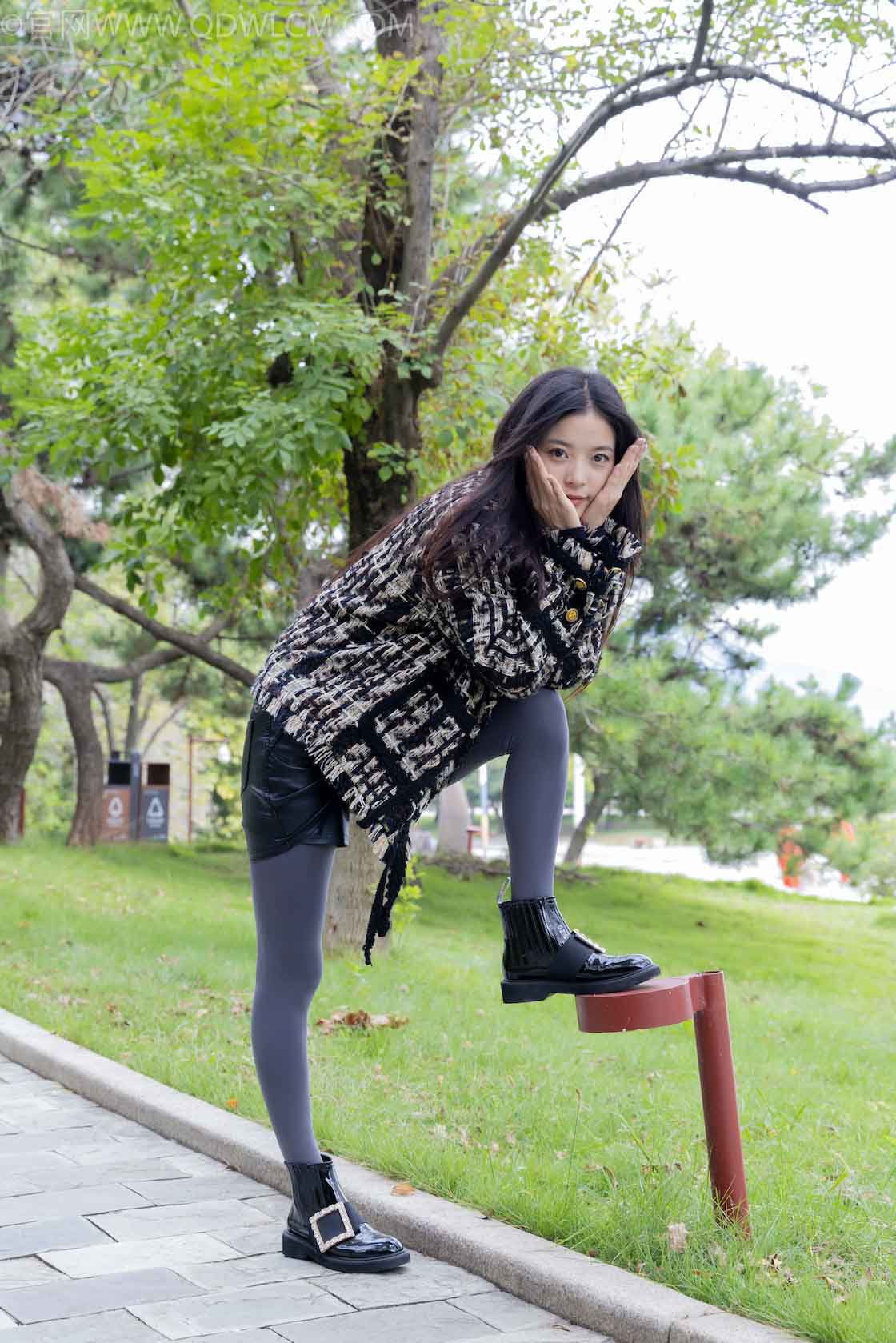 物恋传媒 - NO.2549期 《茯苓》 短靴，厚灰丝，物恋传媒摄影作品