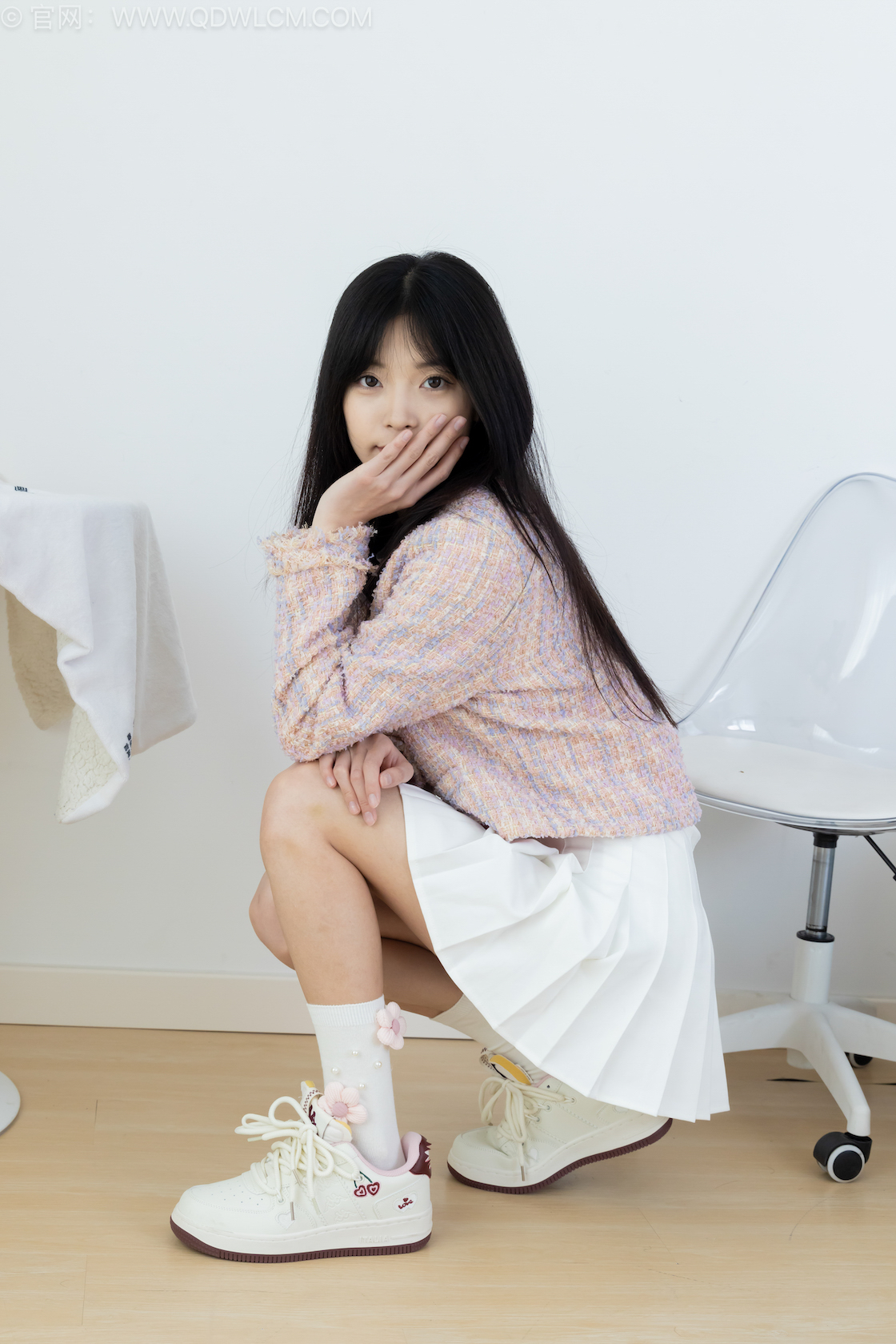 物恋传媒 - NO.2563期 《茯苓》 板鞋，白棉袜[长筒]，裸足，物恋传媒，物恋摄影映画