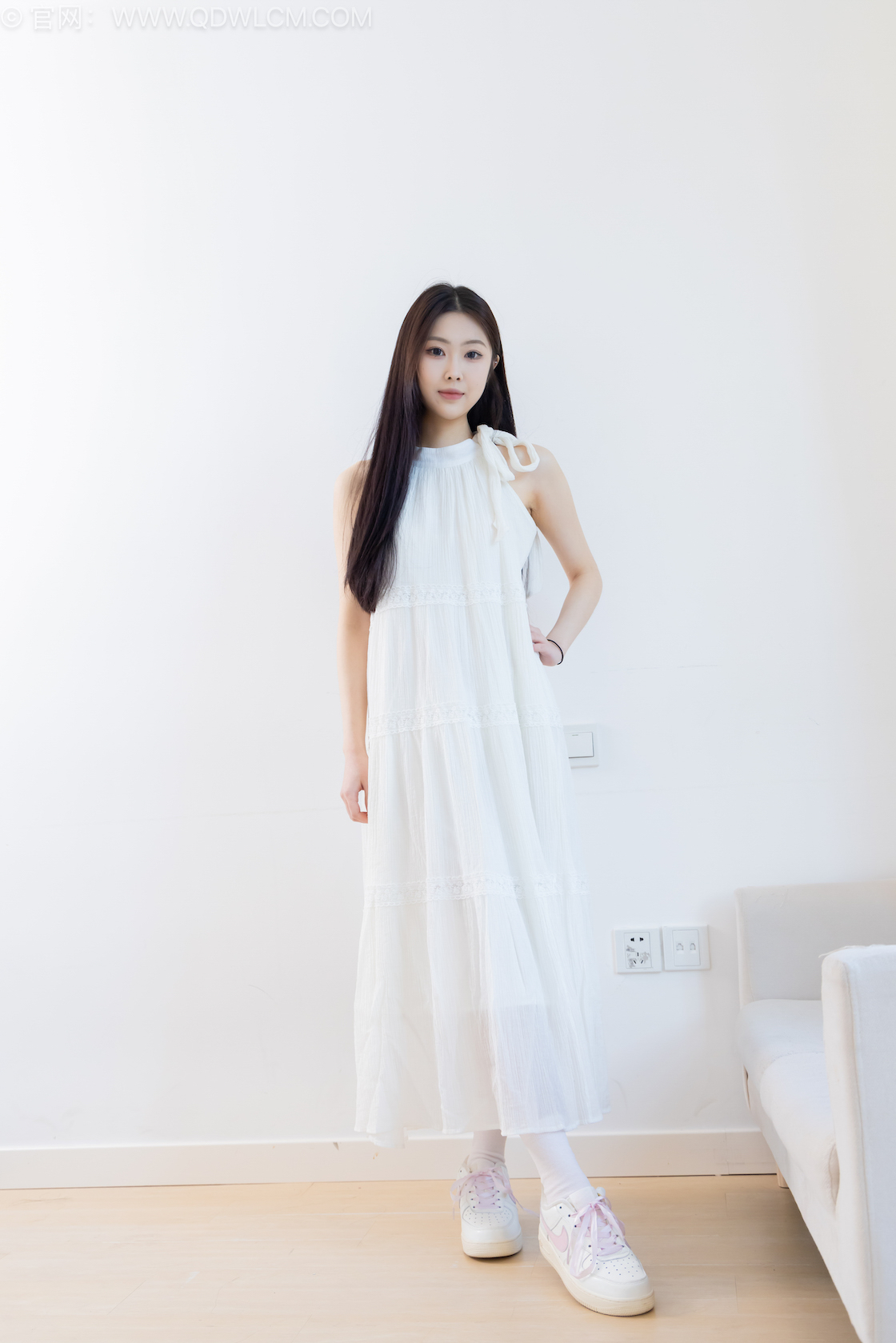 物恋传媒 - NO.2568期 《小羊》 板鞋,白棉袜,裸足,物恋传媒,物恋摄影映画