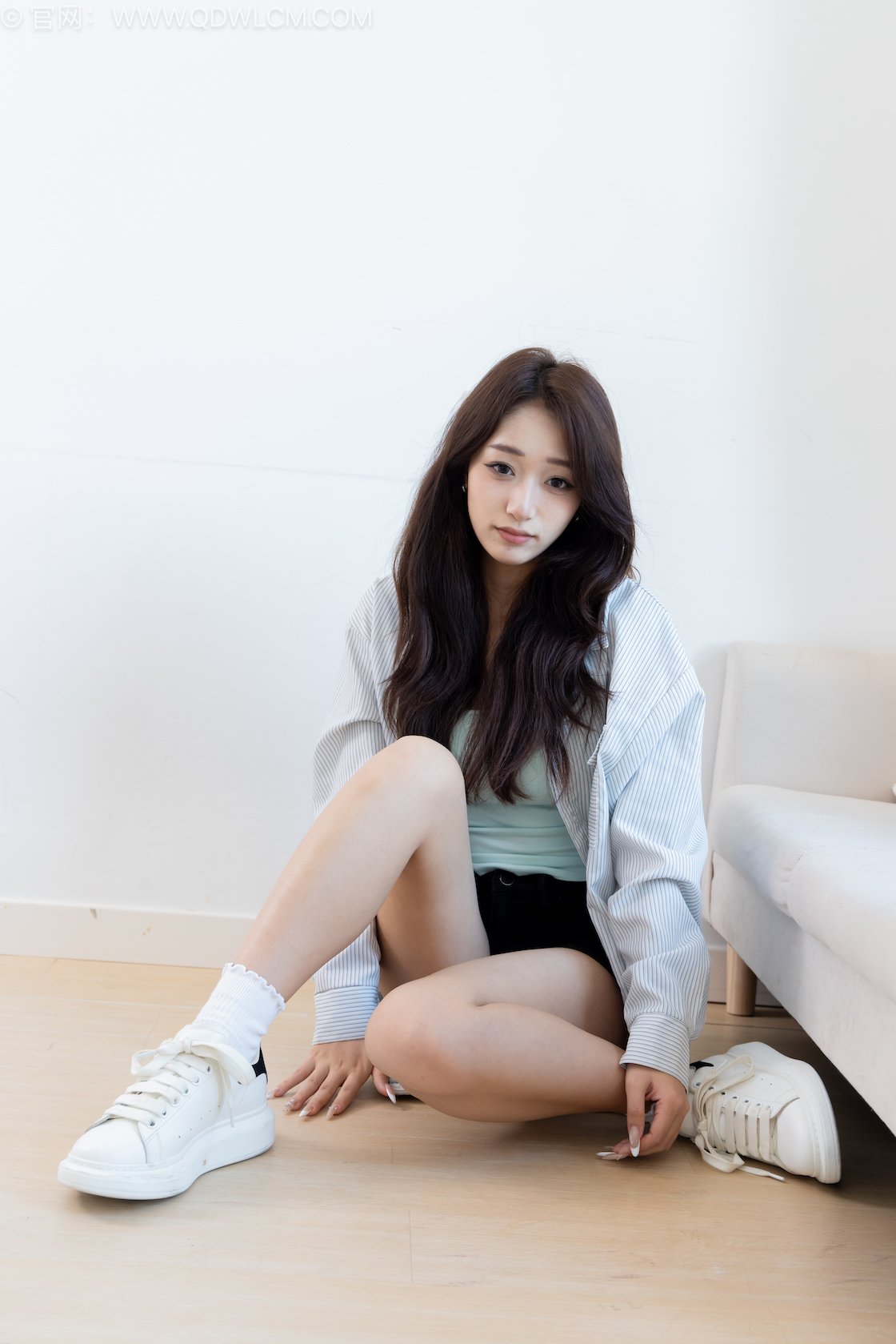 物恋传媒 - NO.2569期 《半夏》 板鞋，纯白棉袜[中筒]，裸足，物恋传媒，物恋摄影映画