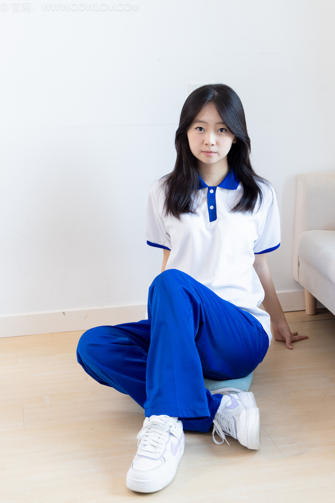 物恋传媒 - NO.2576期 《萌萌》 板鞋，白棉袜[高筒]，裸足，校服，物恋传媒，物恋摄影映画