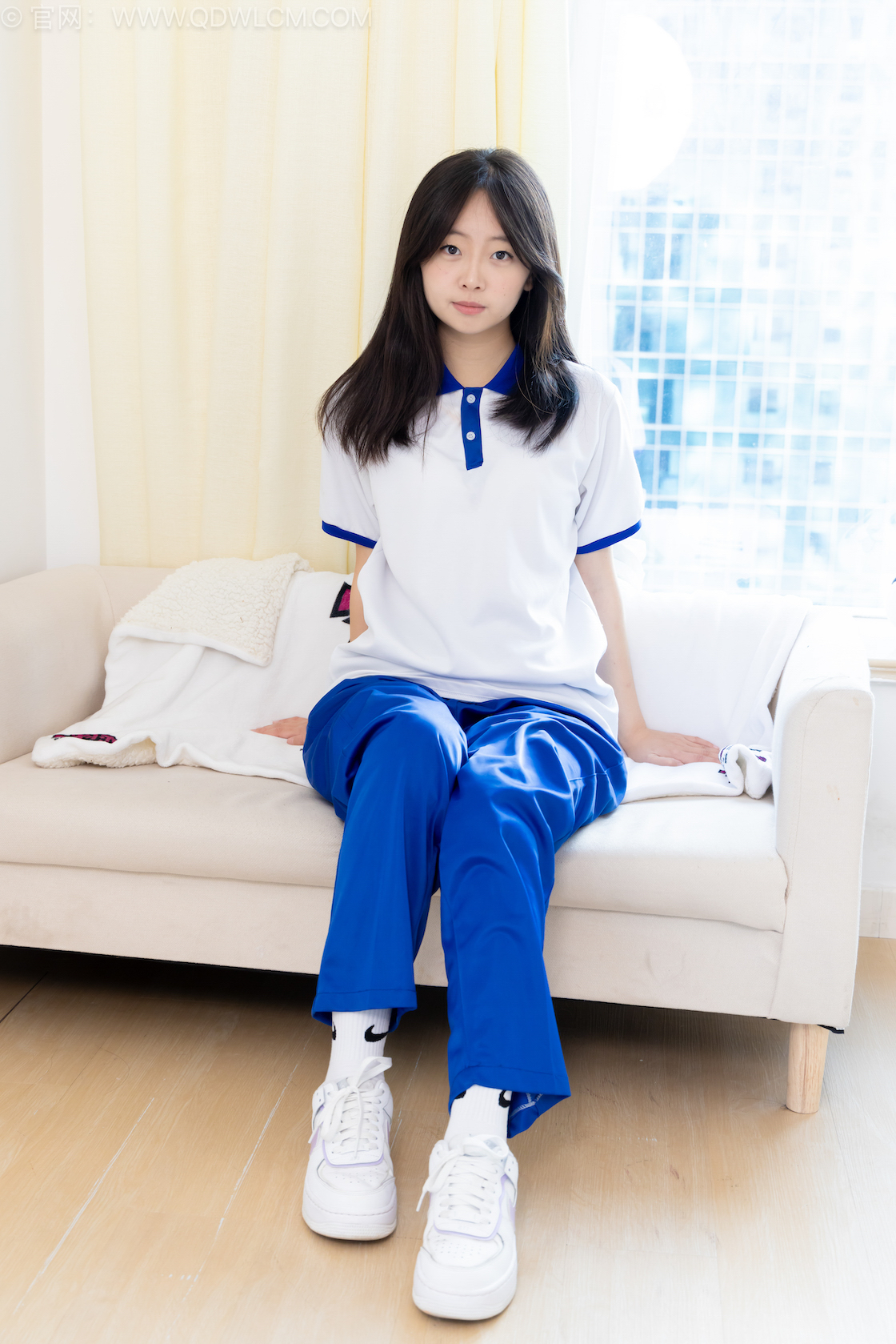 物恋传媒 - NO.2576期 《萌萌》 板鞋，白棉袜[高筒]，裸足，校服，物恋传媒，物恋摄影映画