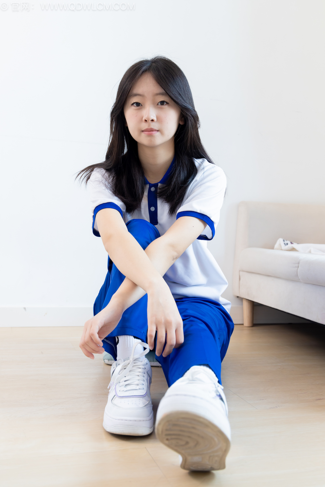 物恋传媒 - NO.2576期 《萌萌》 板鞋，白棉袜[高筒]，裸足，校服，物恋传媒，物恋摄影映画