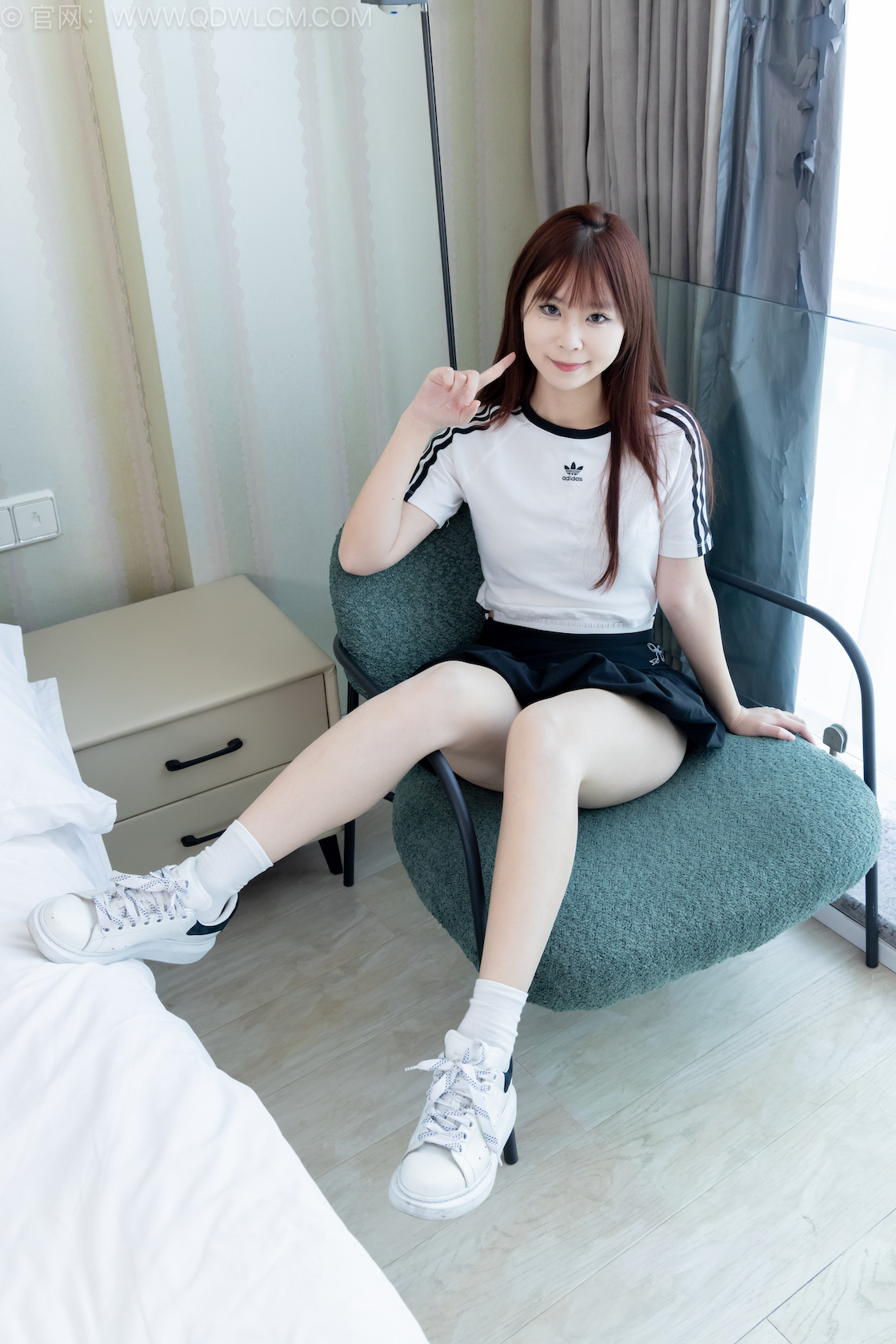 物恋传媒 - NO.2582期 《面面》 板鞋，纯白棉袜[高筒]，裸足，物恋传媒，物恋摄影映画