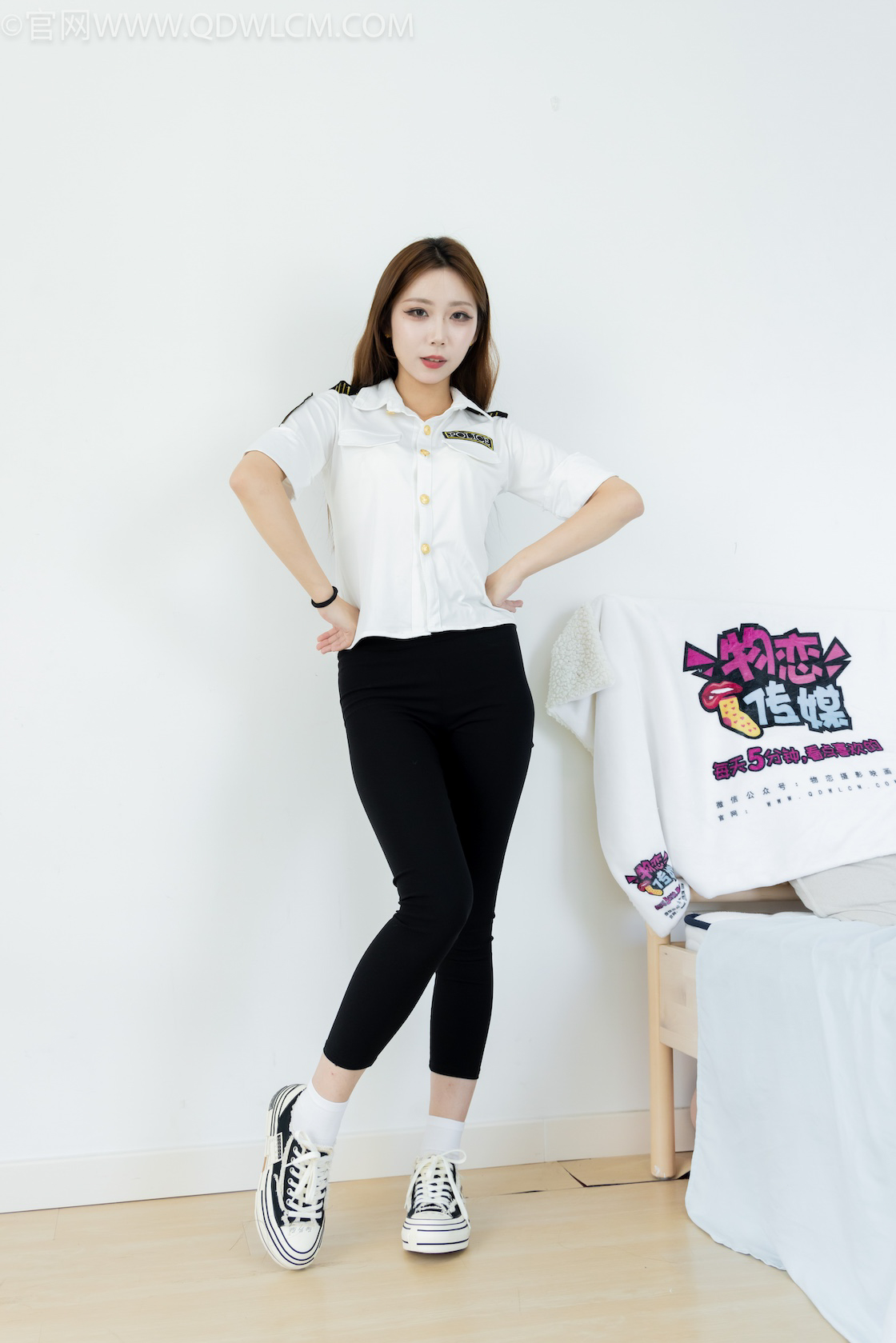 物恋传媒 - NO.2615期 《泡泡》 帆布鞋，白棉袜，物恋传媒摄影作品