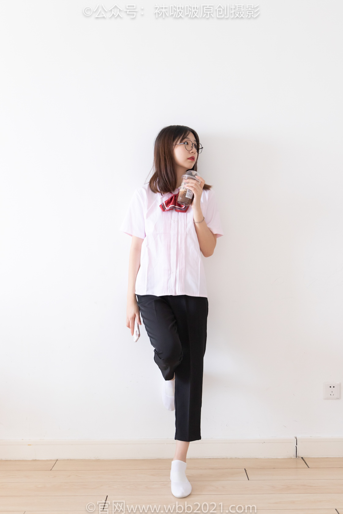 袜啵啵 积分限定作品 - NO.043期 《小甜豆》 校服，平底布鞋，白棉袜，裸足