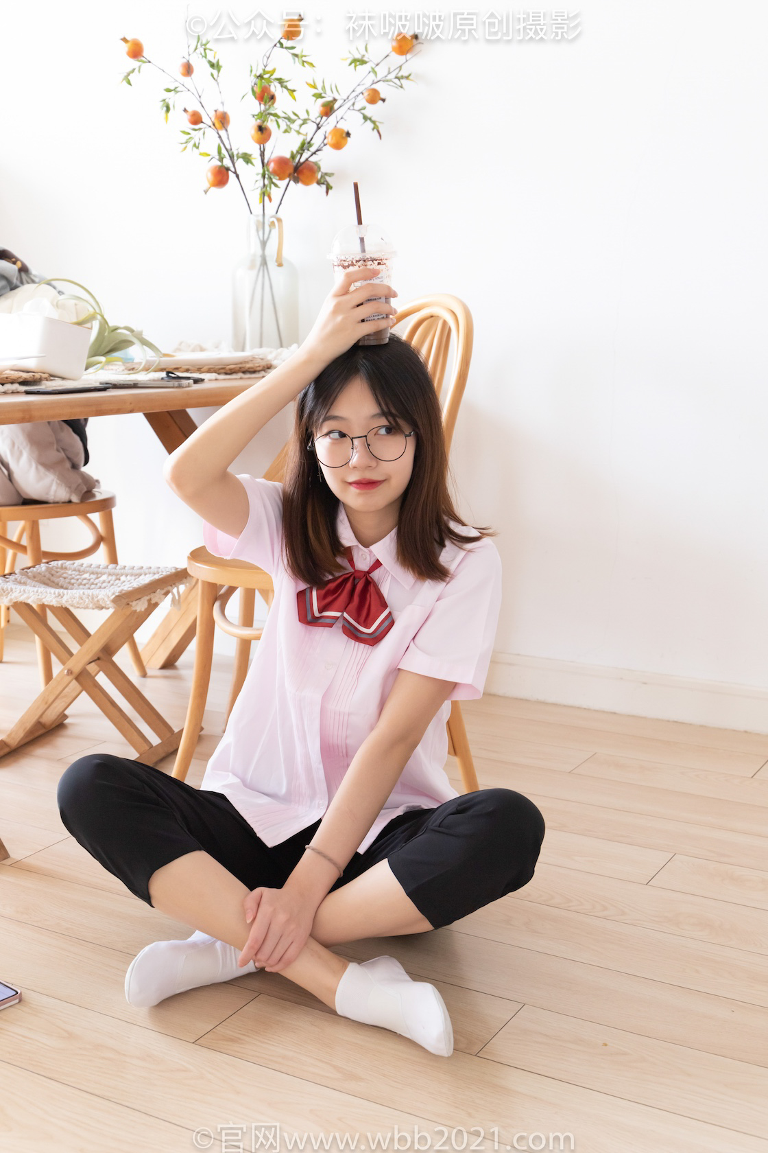 袜啵啵 积分限定作品 - NO.043期 《小甜豆》 校服，平底布鞋，白棉袜，裸足