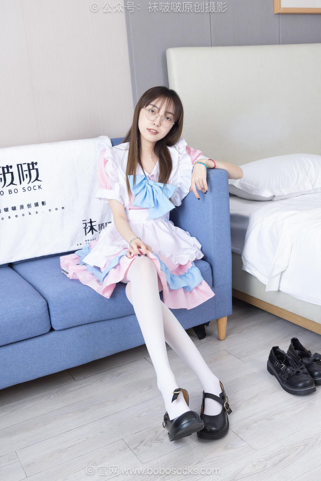 袜啵啵 - NO.734期 《稚予》 两双皮鞋，厚白丝，女仆装，挑鞋及展示足弓镜头较多