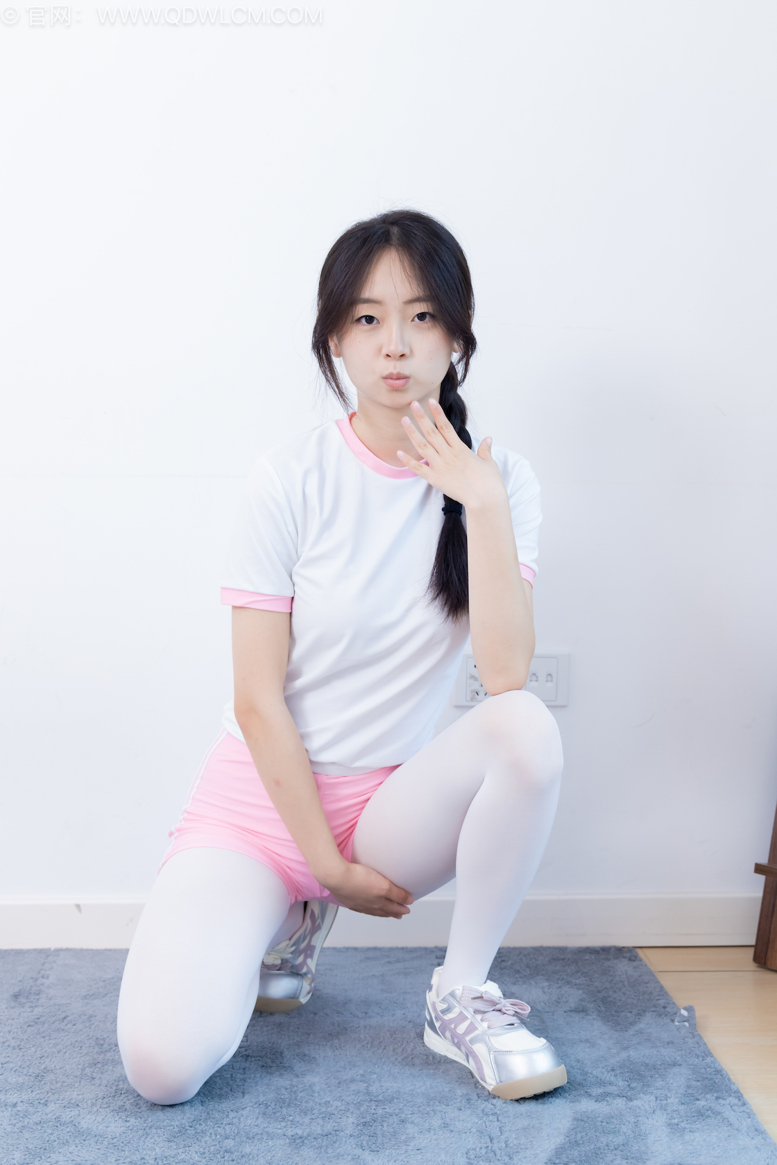 物恋传媒 - NO.2835期 《萌萌》 运动鞋，厚白丝，体操服，物恋传媒,物恋摄影映画