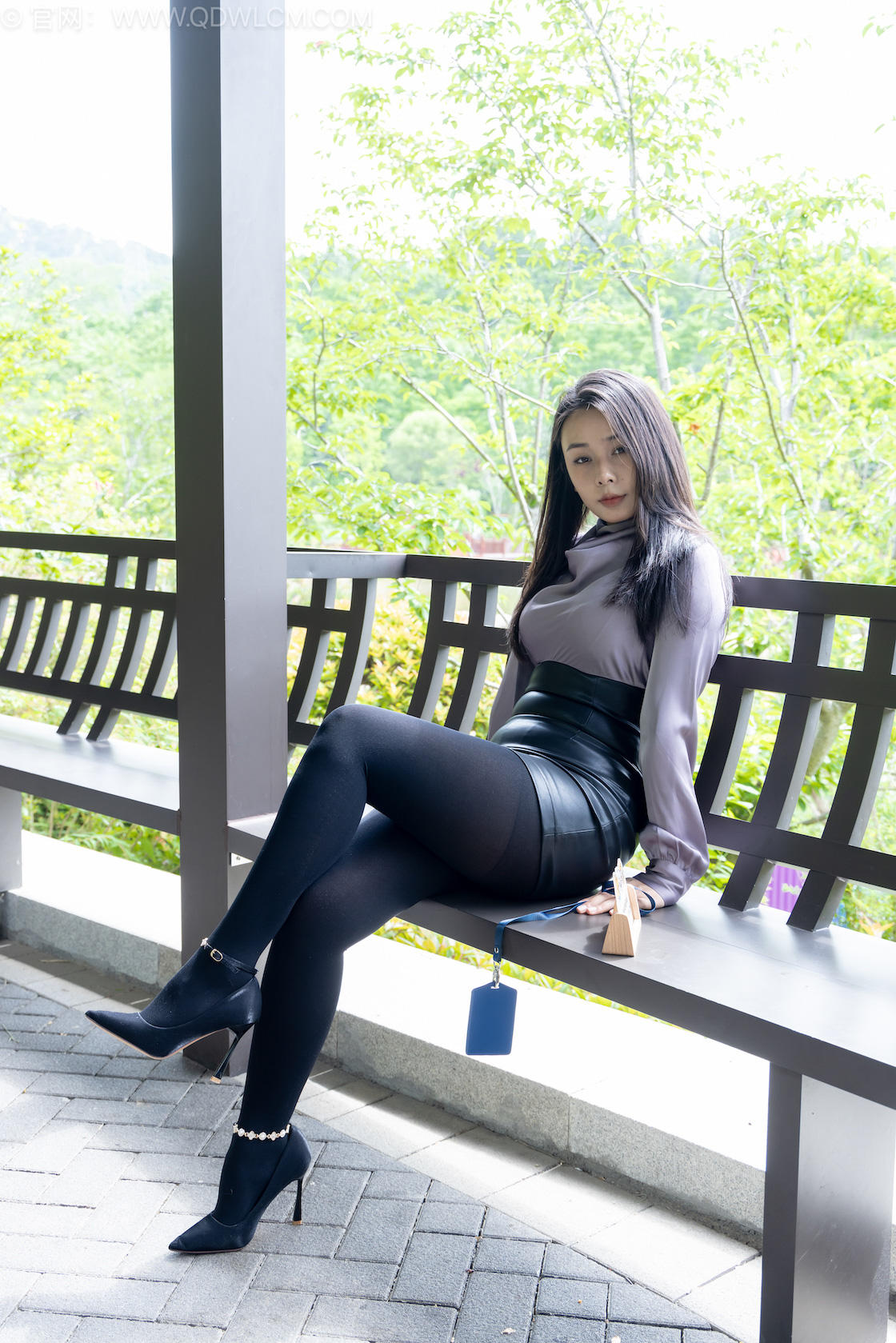 物恋传媒 - NO.2874期 《岚岚》 高跟鞋,厚黑丝,ol制服,户外丝袜走路剧情,物恋传媒,物恋摄影映画