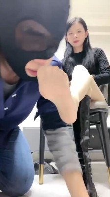 直播视频 《樱木花椒》臭脚深喉/长靴重度提档 [48分56秒]