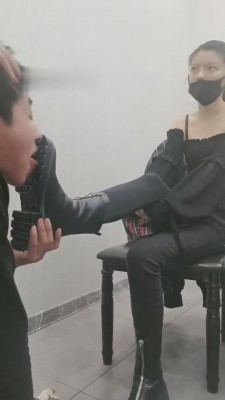 直播视频 《傲柔》精彩-3S饭店边吃饭边玩狗子 [48分56秒]