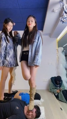 直播视频 《麋鹿银儿》双S-双奴-轮流全体重踩/白袜窒息/骑马骑脖/转胯 [48分56秒]