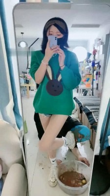 直播视频 《美离子》年度超重口-无底限畜化/脏泥混水果踩食 [48分56秒]