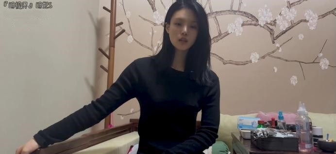 明妃女王 《明视界》明妃第一视角辱骂系列一 [9分46秒]