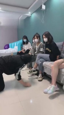 直播视频 《精神小妹》精彩-学生妹原味鞋袜群调 [23分34秒]