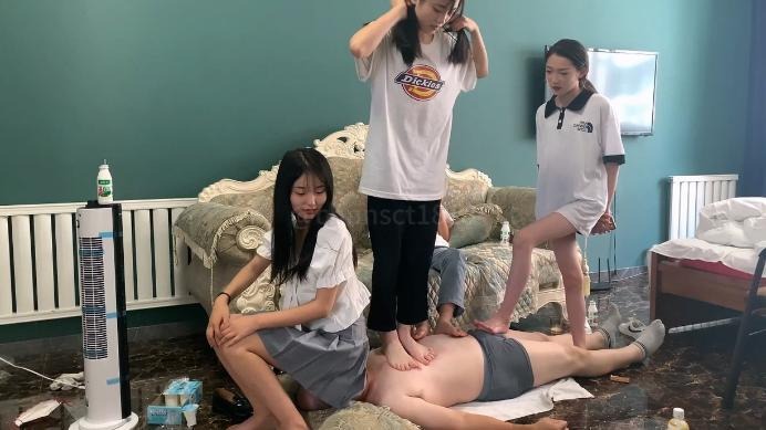 女王女主 4学生S臭脚折磨第二弹-全程语言羞辱 [48分56秒]