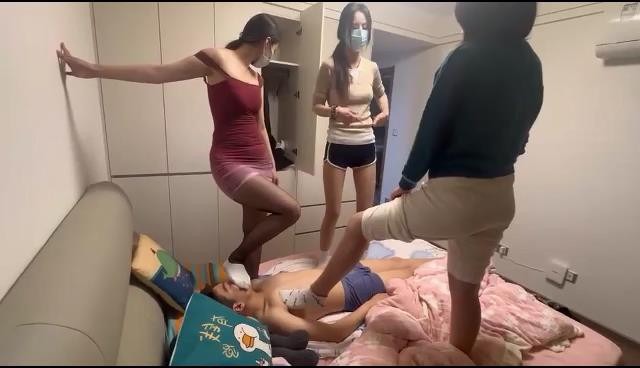 不良女学生 2025新春巨献4人丝足空降篇 [48分56秒]