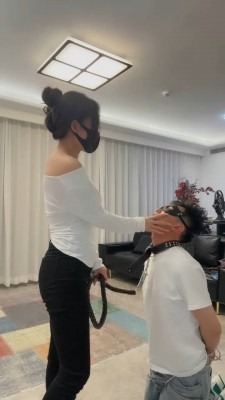 妆主大大 《妆主大大》狂抽耳光/反绑/短靴踩虐/清理脏鞋底/白袜塞嘴 [48分56秒]