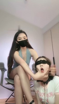 妆主大大 《妆主大大》母畜-sp/当脚垫/揪耳朵/清理脚趾 [30分19秒]