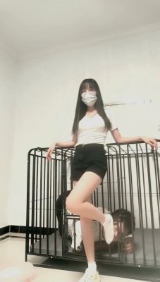 直播视频 《可爱鬼》美腿玉足踩踏/圈养狗笼/强制闻袜《双视角版》 [48分56秒]