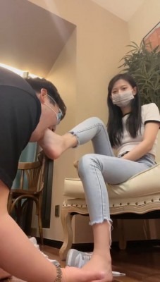 直播视频 《樱木花椒》舔超脏鞋底/裸足超强深喉 [48分56秒]