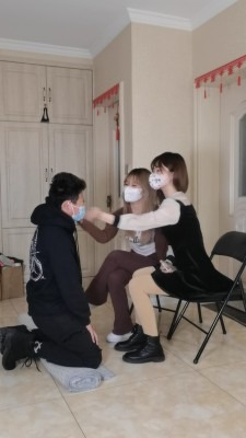 女王女主 双女神模特踢裆耳光闻脚 [48分56秒]