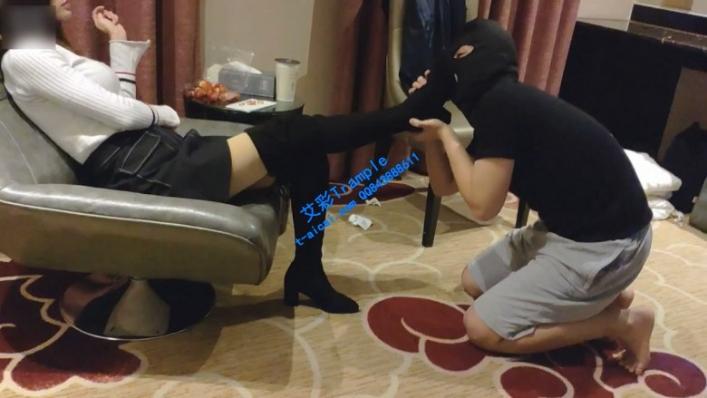 直播视频 恋兮情侣主--伺候主人亲热 [1小时22分]