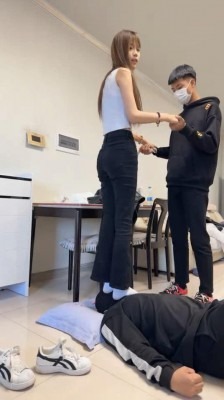 直播视频 《精神小妹》情侣调教 [48分56秒]
