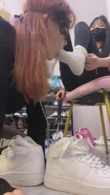 直播视频 《阿月》喜欢运动后的原味的母狗《双视角版》 [48分56秒]