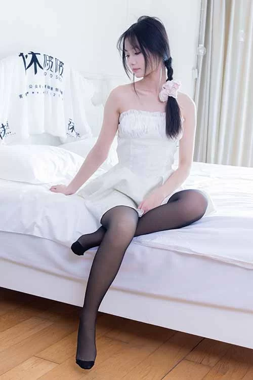 袜啵啵-甜甜圈-连衣裙高跟凉鞋黑丝美腿 [149p1v-1.51GB]