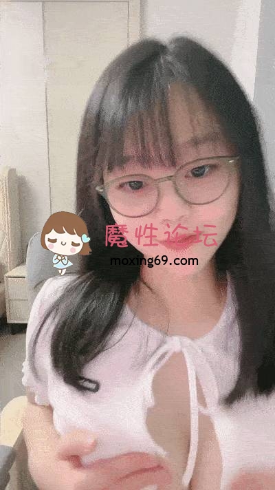 甜美眼鏡美少女桃子！極品大肥臀超誘人！上跳蛋塞穴自慰，手指扣入粉穴 [2V ] [BT] [-]
