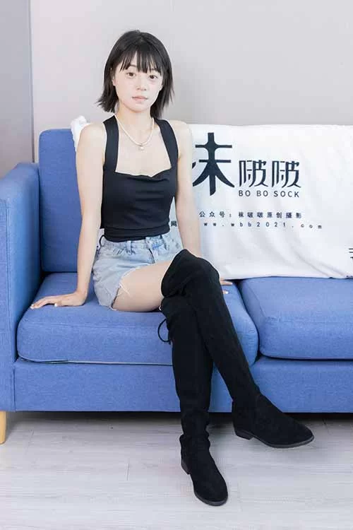 袜啵啵-糯米-长靴、白棉袜、肉丝[140P1V/1.7G百度网盘] [140p1v-1.7GB]
