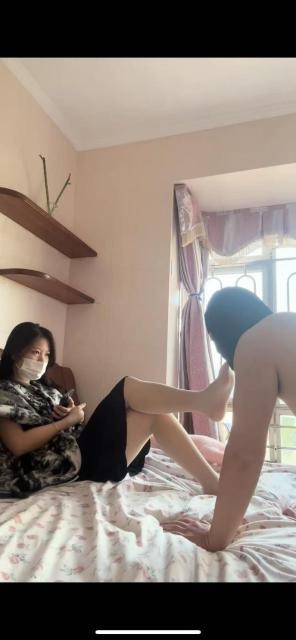 女王女主 《贴心》肉丝裆部爱抚 [9分48秒]